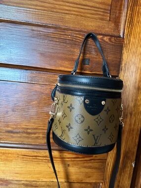Louis Vuitton Olive Monogram Canvas Petite Vanity Crossbody with Black Trim